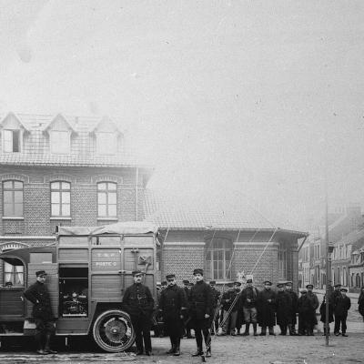 Mobile Funkstelle mit externen Antennen, Calais 1916.